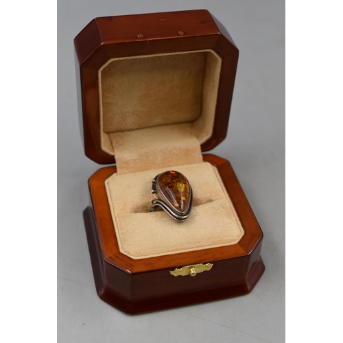 46 - Vintage Silver Amber Stoned Ring Complete with Presentation Box