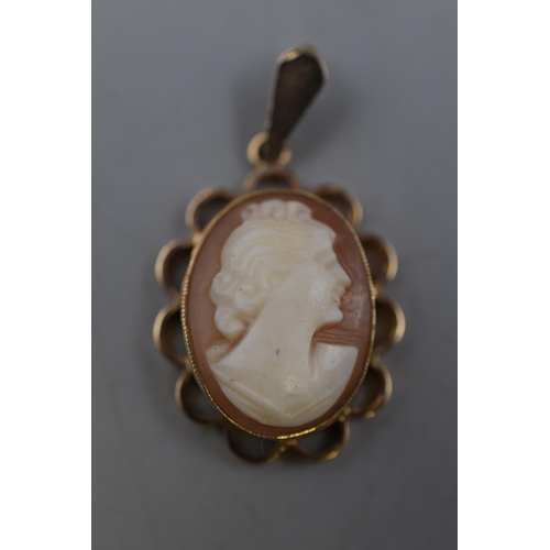 17 - Gold 9ct (375) Cameo Pendant