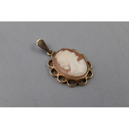 17 - Gold 9ct (375) Cameo Pendant