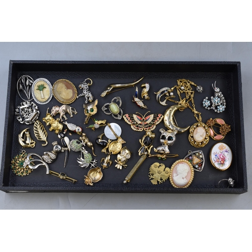 129 - Large Selection of Various Brooches