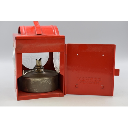 371 - A Vintage Dorman Road Lantern, In Red (BS 3143).