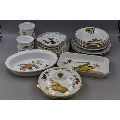 388 - Royal Worcester Evesham Tureen, Flan Dishes, Plates, Bowls and More (20 Pieces)