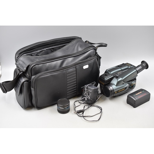 559 - Sanyo 10x Zoom VM-EX26P Camcorder with 2 Battery Packs and 1 Swappable Lensin Camera Case