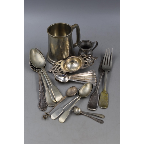 495 - Mixed Selection of Silver Plated ware, also includes Pewter