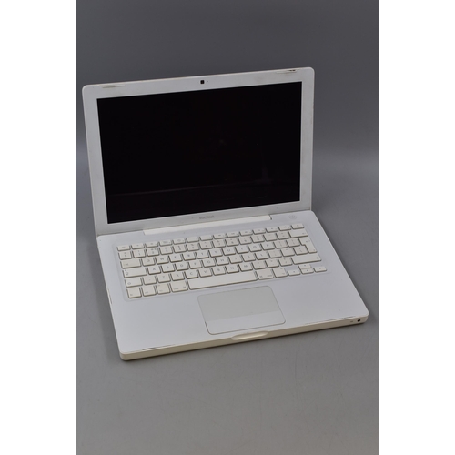 605 - Apple MacBook with 13