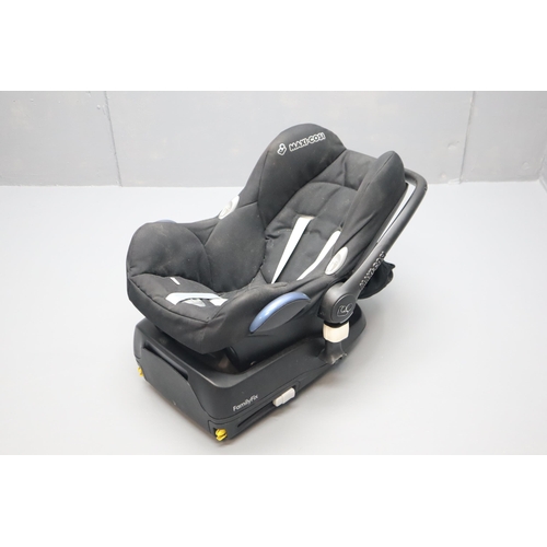 538 - Maxi-Cosi Toddler Car Seat