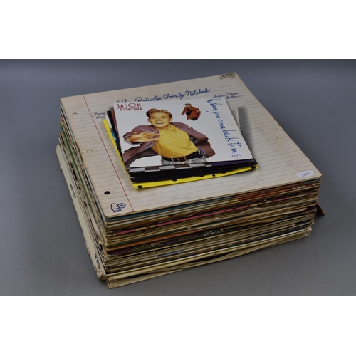 827 - Large Selection of Vinyl LP's and Singles including David Cassidy, Top of the Pops, Smash Hits and M... 