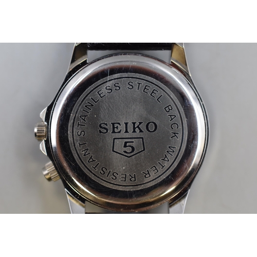 124 - A Gents Seiko X Automatic 20 Bar Watch, With Leather Strap. Working.