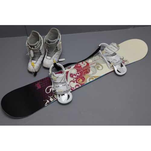 603 - Lark 152 Snowboard Complete with Pair of Boots Approx Size 10 In Travelling Case