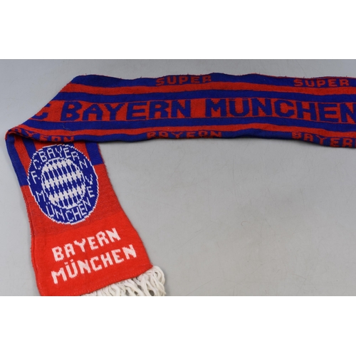 659 - Five Vintage Manchester United, Munchen Bayern Scarfs