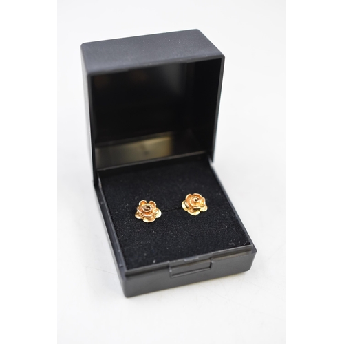 15 - Pair of 9ct Gold Floral Stud Earrings (1.74 grams) Complete with Presentation Box