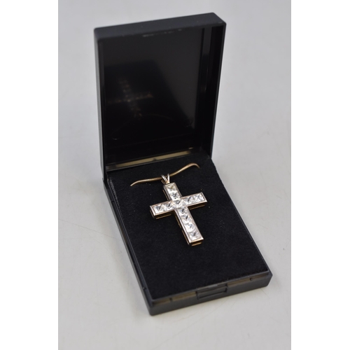 61 - Large Silver 925 Cross with Silver Chain and Presentation Box