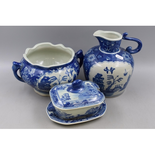 288 - Mixed Lot of Chinese Blue and White pottery to include Planter, Water Jug and Gravy Bowl