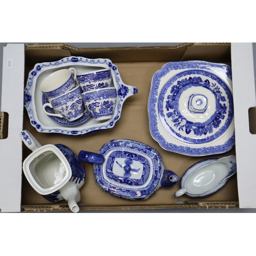 293 - Mixed Lot of Vintage Blue and White Pottery to include Old Willow Tureen,Ironstone Teapot, Meakin Te... 