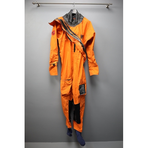 522 - Professional Full Immersion Helicopter Survival Suit Seems to be a size Regular XL