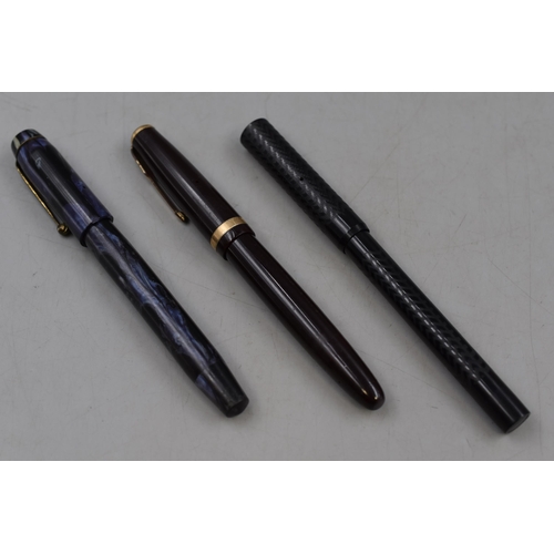 92 - Selection of 3 Quality Fountain Pens with Gold Nibs including Golden Guinea, John Bull Pen no2, and ... 