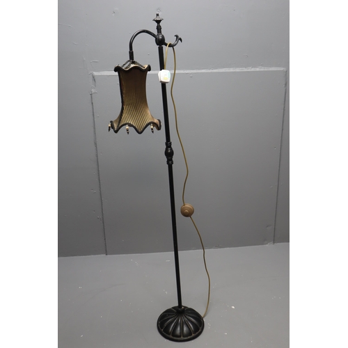 499 - Vintage Style Decorative French Inspired Freestanding Lamp fitted with lazy switch working when test... 