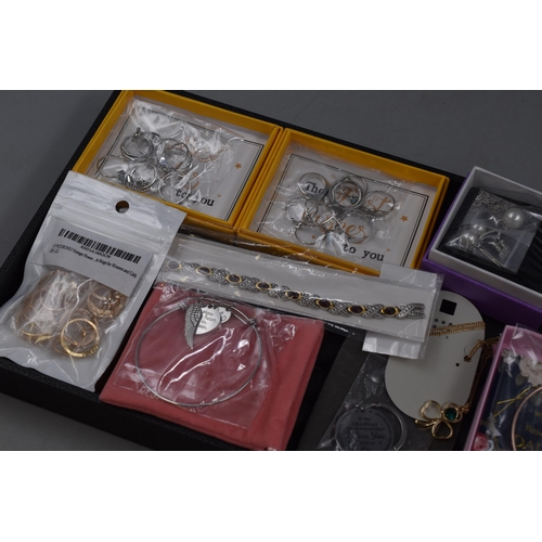 46 - Mixed Selection of New Packaged Jewellery items to include Clover Necklace, Daughter Bracelet a Sele... 