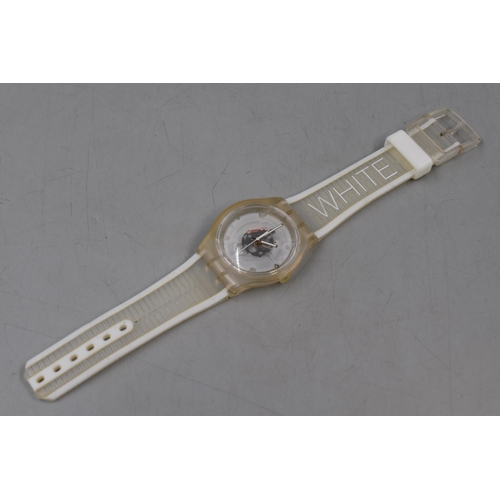 65 - Swatch Quartz Watch with Rubberised Strap (Working)