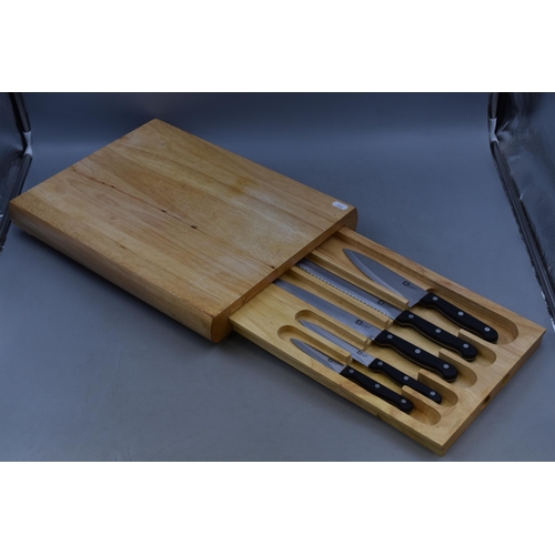 416 - Chopping Board Containing a Set of 5 Richardson of Sheffield Kinves