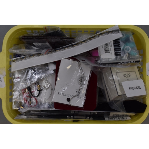 436 - Large Mixed Selection of New Pouched, Boxed and Carded Jewellery items. Includes Body Piercings, Nec... 