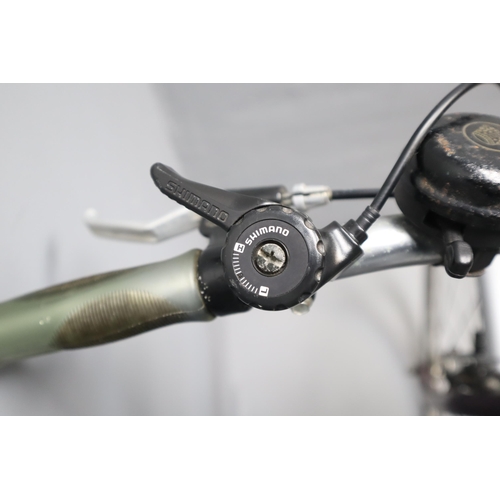 534 - A John Smith Rivington Pike Eighteen Speed Shimano Gear Road Bike. Not In Perfect Condition, But Loo... 