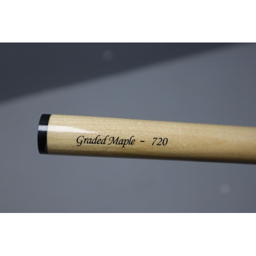 619 - Graded Maple 720 Pool Cue with Budweiser Case