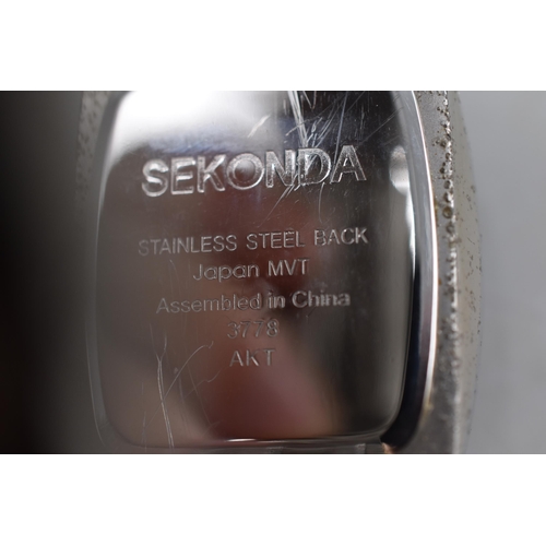 71 - Sekonda Quartz Watch complete in Box