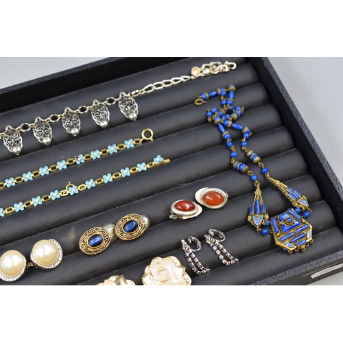 117 - Selection of Vintage Jewellery Including Rosary Beads, Necklaces, Earrings, and Bracelet