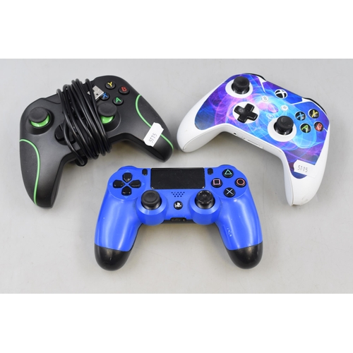 583 - Three Control Pads includes Xbox, XBox one and Playstation