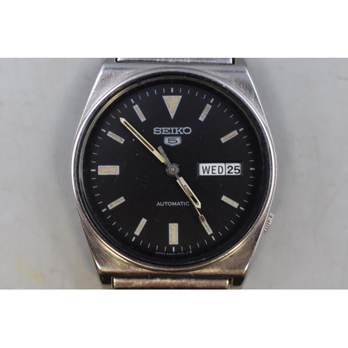 74 - Seiko 5 17 Jewels Automatic Day / Date Gents Watch (Working)