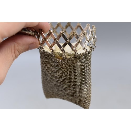 35 - A Vintage Silver Plated Chainmail Coin Purse, With Expanding Opening