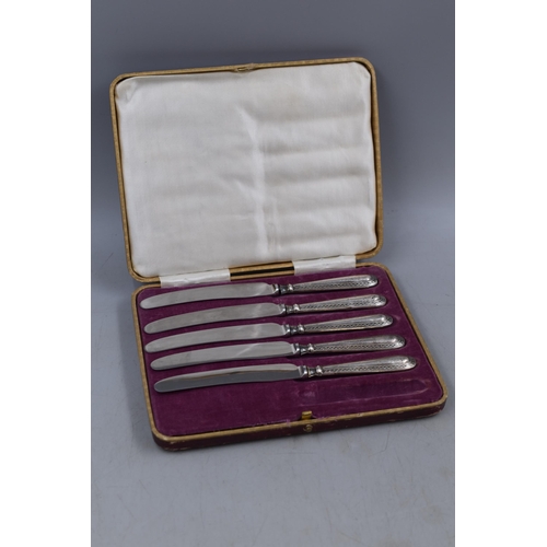 48 - Five Silver Handled Butter Knives in Presentation Case. Hallmarked Silver.