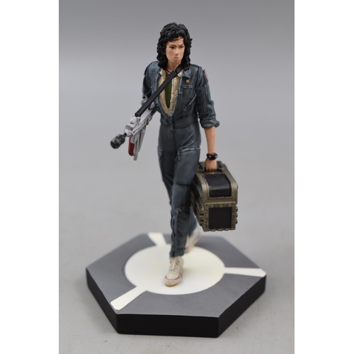 142 - Eaglemoss Hero Collector Alien Warrant officer Ripley Figurine with Box