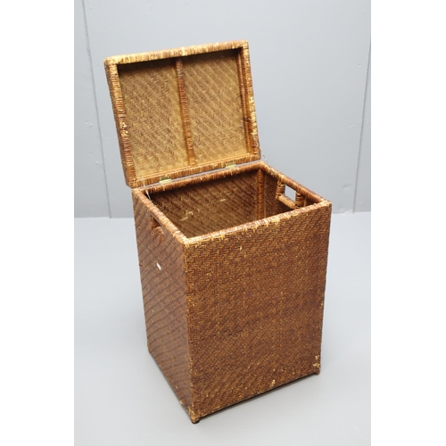 621 - A Vintage Cane Laundry Basket, Approx 26.5