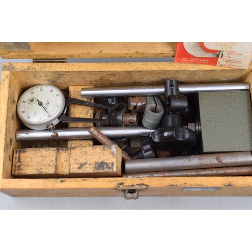 651 - Mercer Magnetic Base and Assorted Fittings in Wooden Case