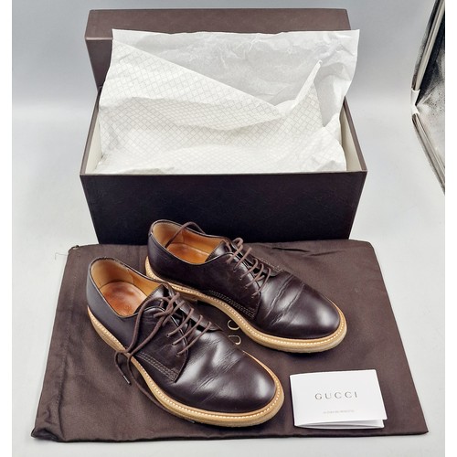 677 - Boxed Pair of Gucci Size 6 Gents Shoes with Shoe Bage and Paperwork