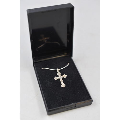 41 - Sterling Silver Cross Pendant Necklace Complete with Presentation Box