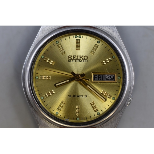 104 - Seiko 5 21 Jewels Automatic Day / Date Watch with Leather Strap (Working)