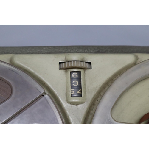 470 - Vintage 1960s Grundig TK 5 Reel to Reel Tape Recorder