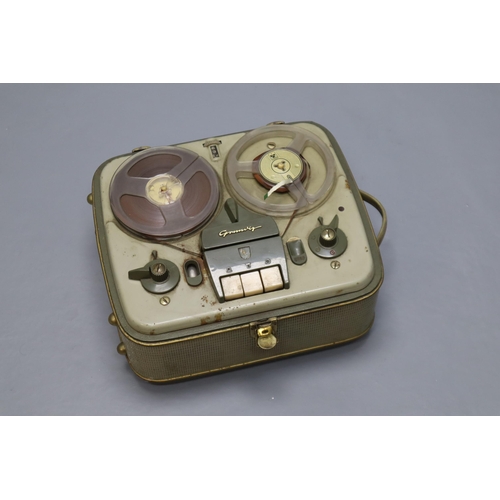 470 - Vintage 1960s Grundig TK 5 Reel to Reel Tape Recorder