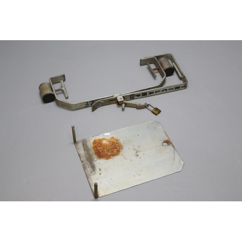 729 - Vintage Commercial Tri Clamp (No Key) 16