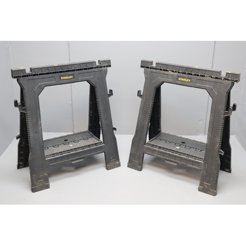 635 - Pair of Plastic Trestles