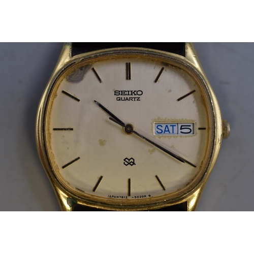 62 - A Seiko Gents Quartz Watch, With Leather Strap. Untested