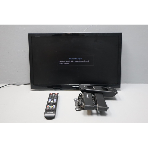 562 - Samsung UE22H5600AK Smart TV Complete with Wall Bracket and Remote Control