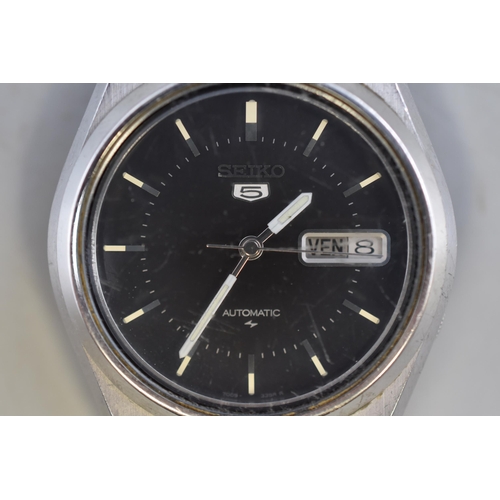 71 - Seiko 5 Automatic Day / Date Gents Watch with Leather Strap (Working)