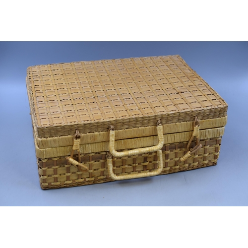 808 - Rattan Picnic Basket with Plastic Cutlery, Trays and Cups