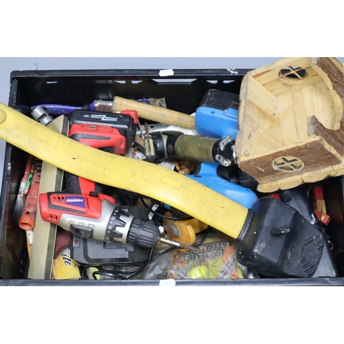 860 - Mixed lot of tools, to include 3 cordless drills with batteries, (1 operational) steering lock large... 