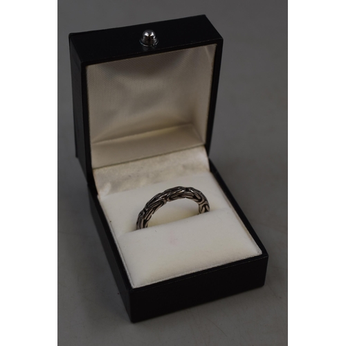 15 - Large Gents Silver 925 Ring with Twist Braid Design Size W-X. Complete with Presentation Ring Box