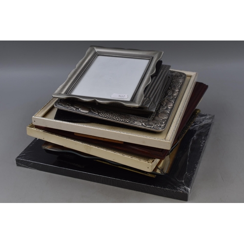 750 - Mixed Selection of Small Picture Frames in Various Sizes, includes Wood, Metal and Mirror Frames. (O... 